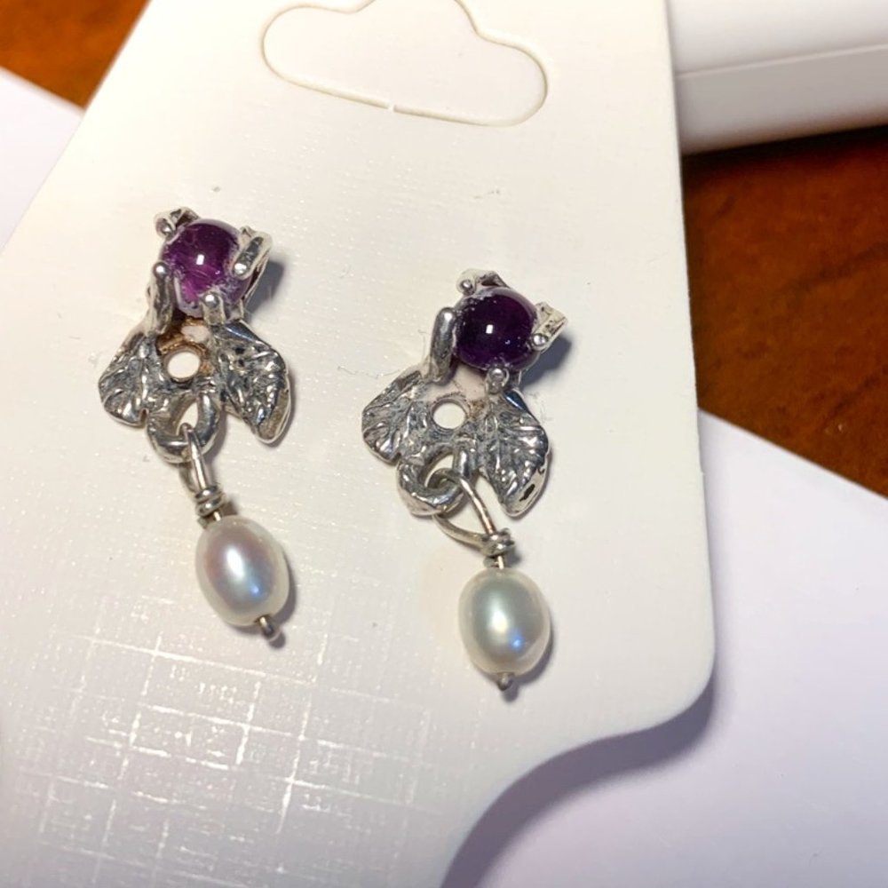 EUC amethyst and freshwater pearl post earrings